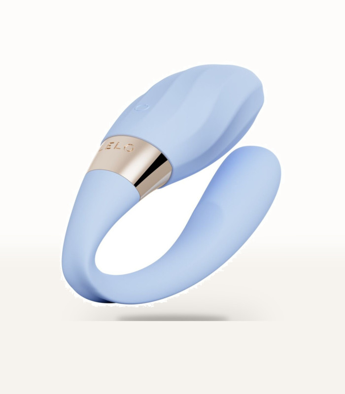 LELO Tiani Twist, vibromasseur pour couples bleu poudré — visuel studio